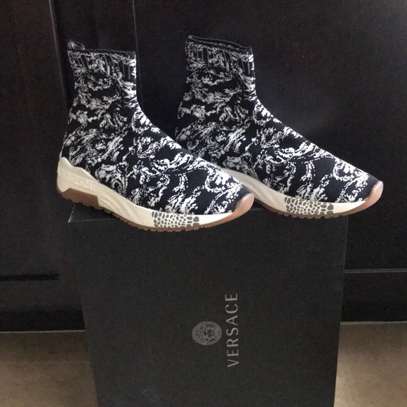 Versace shoes - Picture 3 of 4